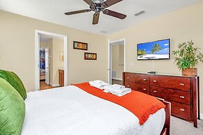 Warm and Inviting Family Villa! Themed Rooms, Movie Room and Upstairs 