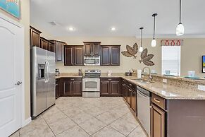 Warm and Inviting Family Villa! Themed Rooms, Movie Room and Upstairs 