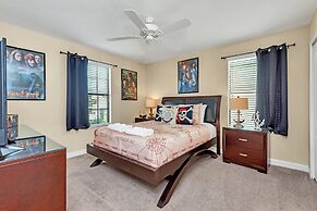 Warm and Inviting Family Villa! Themed Rooms, Movie Room and Upstairs 