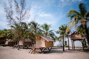 Hola Beach-Beach Club & Eco Glamping Resort