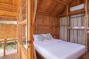 Hola Beach-Beach Club & Eco Glamping Resort