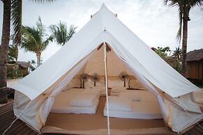 Hola Beach-Beach Club & Eco Glamping Resort