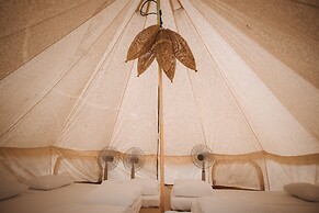 Hola Beach-Beach Club & Eco Glamping Resort