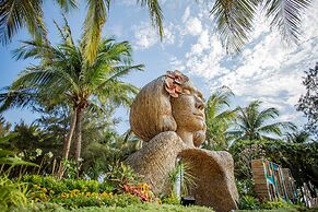 Hola Beach-Beach Club & Eco Glamping Resort