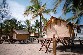 Hola Beach-Beach Club & Eco Glamping Resort