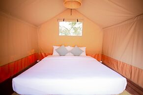Hola Beach-Beach Club & Eco Glamping Resort