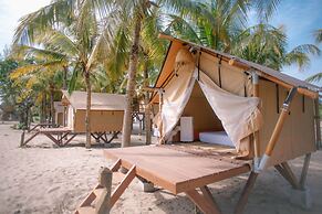 Hola Beach-Beach Club & Eco Glamping Resort