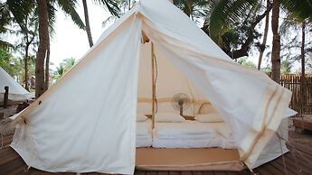 Hola Beach-Beach Club & Eco Glamping Resort