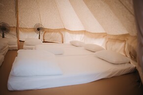 Hola Beach-Beach Club & Eco Glamping Resort