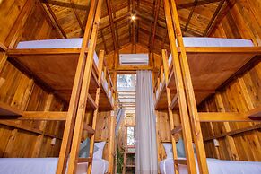 Hola Beach-Beach Club & Eco Glamping Resort