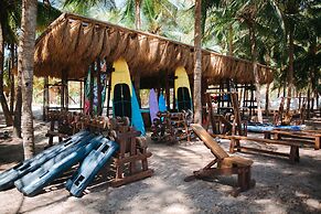 Hola Beach-Beach Club & Eco Glamping Resort