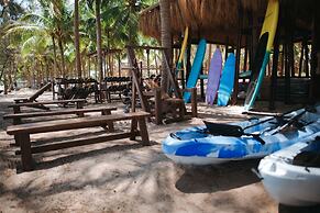 Hola Beach-Beach Club & Eco Glamping Resort