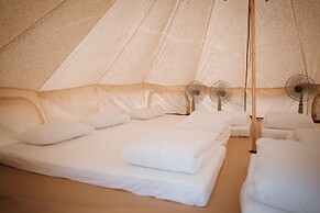 Hola Beach-Beach Club & Eco Glamping Resort