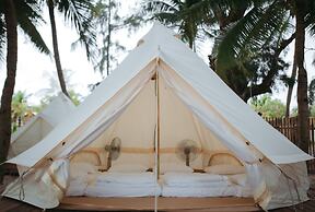 Hola Beach-Beach Club & Eco Glamping Resort
