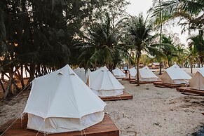 Hola Beach-Beach Club & Eco Glamping Resort