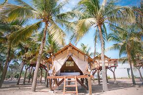 Hola Beach-Beach Club & Eco Glamping Resort