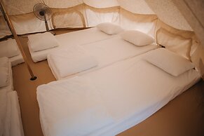 Hola Beach-Beach Club & Eco Glamping Resort