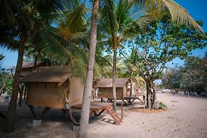 Hola Beach-Beach Club & Eco Glamping Resort