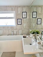 Seaview Cottage on the Island