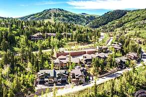 The Lookout 4 Bedrooms PLO-6590 by KBM