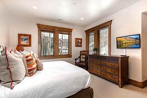 The Lookout 4 Bedrooms PLO-6590 by KBM