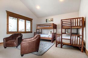 The Lookout 4 Bedrooms PLO-6590 by KBM