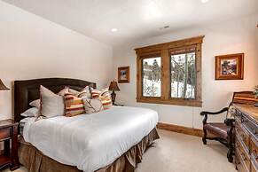 The Lookout 4 Bedrooms PLO-6590 by KBM