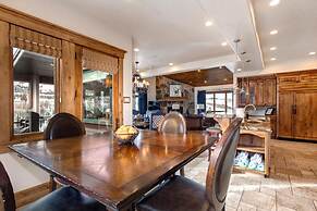 The Lookout 4 Bedrooms PLO-6590 by KBM