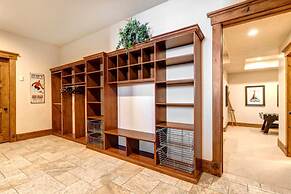 The Lookout 4 Bedrooms PLO-6590 by KBM