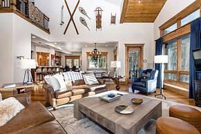 The Lookout 4 Bedrooms PLO-6590 by KBM