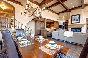 Vintage On The Strand 4 Bedrooms VIN-17 by KBM