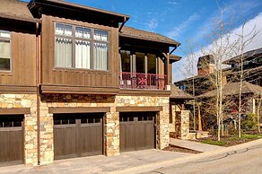 Vintage On The Strand 4 Bedrooms VIN-17 by KBM