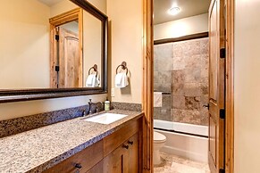 Vintage On The Strand 4 Bedrooms VIN-17 by KBM