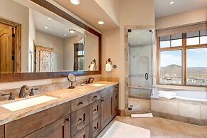 Vintage On The Strand 4 Bedrooms VIN-17 by KBM