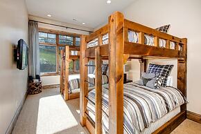 Vintage On The Strand 4 Bedrooms VIN-17 by KBM