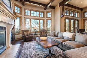 Vintage On The Strand 4 Bedrooms VIN-17 by KBM