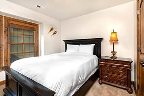 ParkSide 4 Bedrooms PPS-1416 by KBM