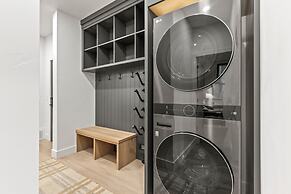 Lift Lodge 2 Bedrooms LLC103 by KBM