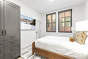 Lift Lodge 2 Bedrooms LLC103 by KBM