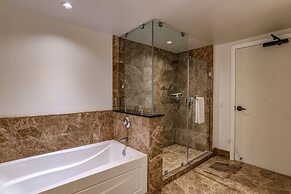 Honua Kai Hokulani by KBM