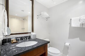 Honua Kai Hokulani by KBM