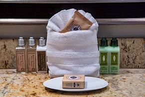 Honua Kai Hokulani by KBM