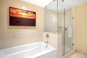 Honua Kai Hokulani by KBM