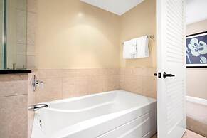 Honua Kai Hokulani by KBM