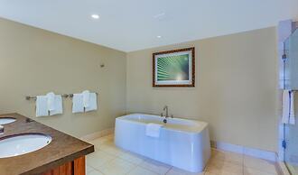 Honua Kai Hokulani by KBM