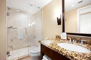 Honua Kai Hokulani by KBM