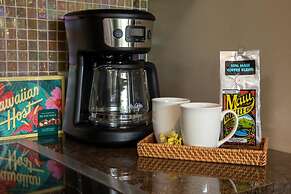 Honua Kai Hokulani by KBM