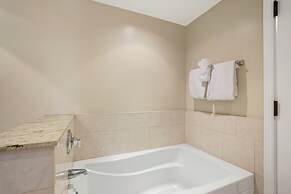 Honua Kai Hokulani by KBM