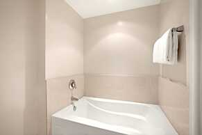 Honua Kai Hokulani by KBM