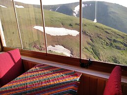 Migroras Otel & Restaurant - Karestel Yaylasi